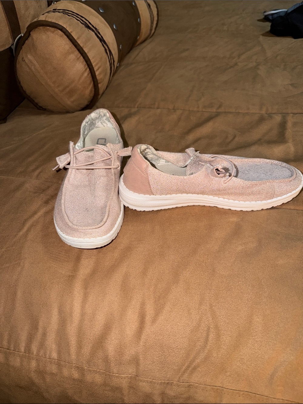 Hey Dude women’s Pink Suede Moccasins - Casual Slip-On - Picture 3 of 5